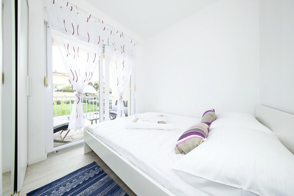 Apartments Matkovic Sveti Filip i Jakov Kültér fotó